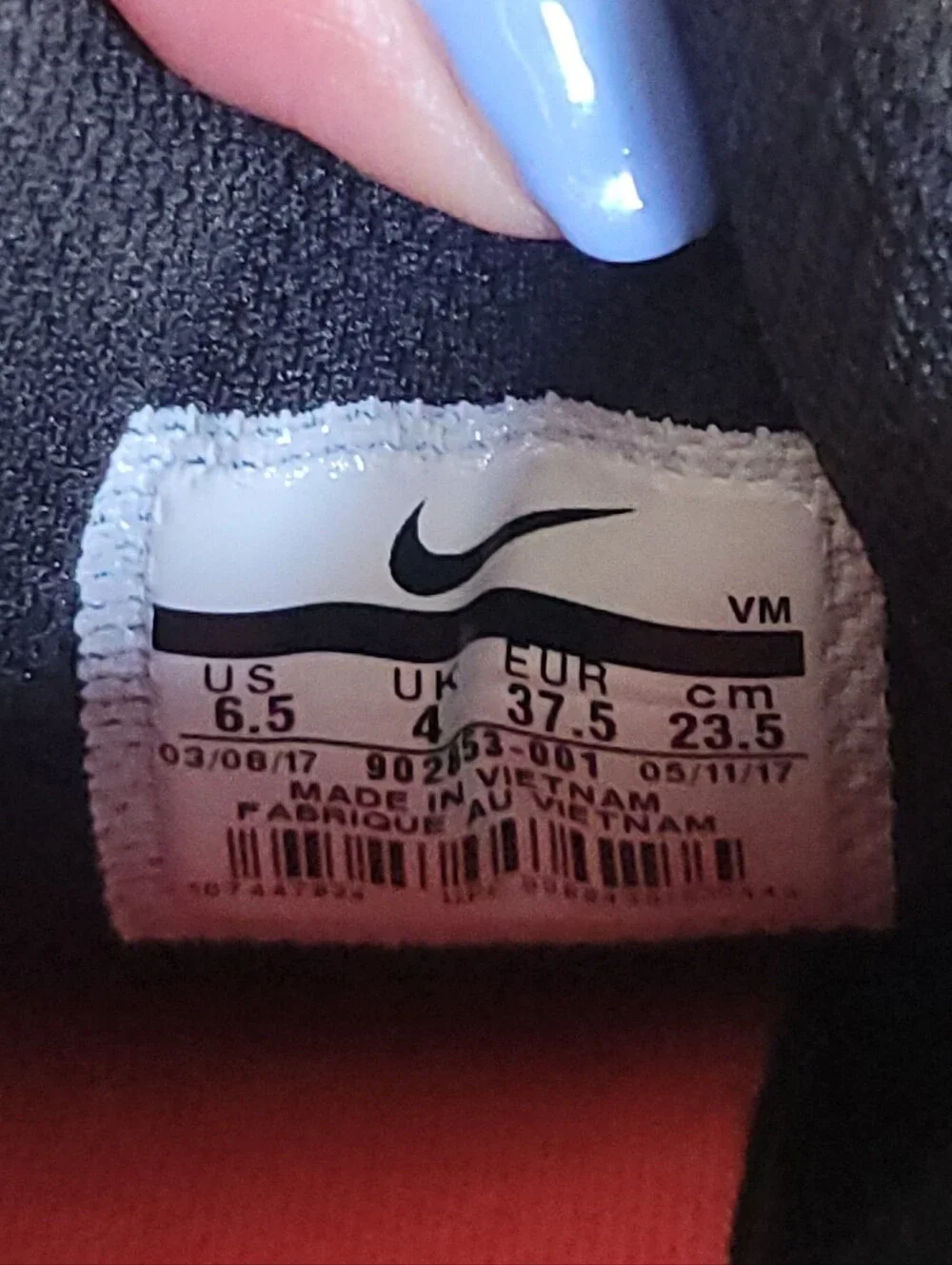 Nike Women's Air Max Motion LW ENG sneakers Size 6.5
